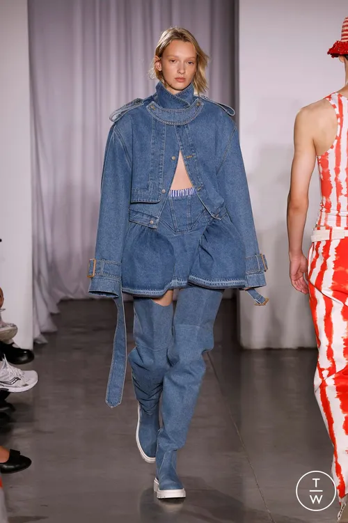 AKNVAS SS2026 total denim look jacka kjol stövlar